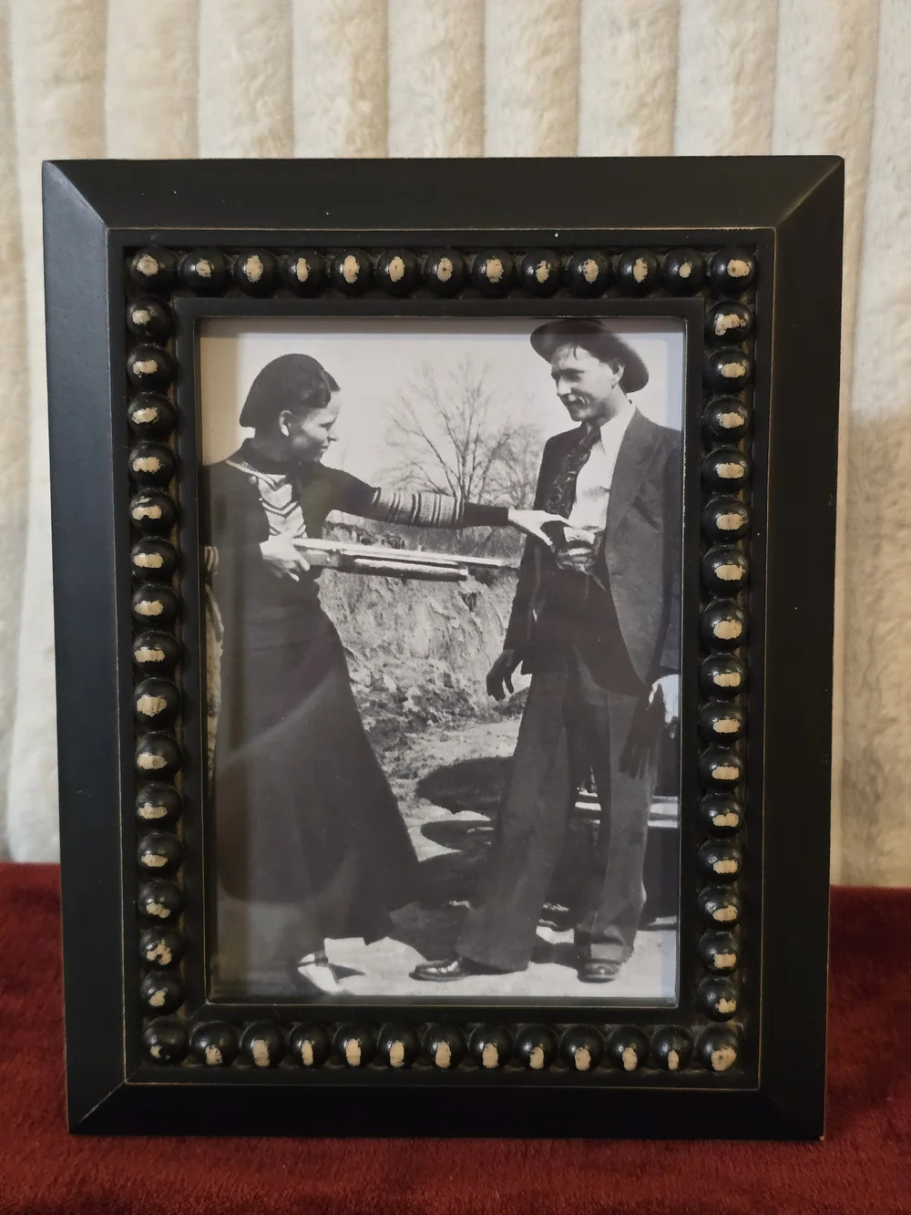 Framed Bonnie & Clyde Vintage B&W Print - Harbortown Black Beaded Wood 5x7 Frame